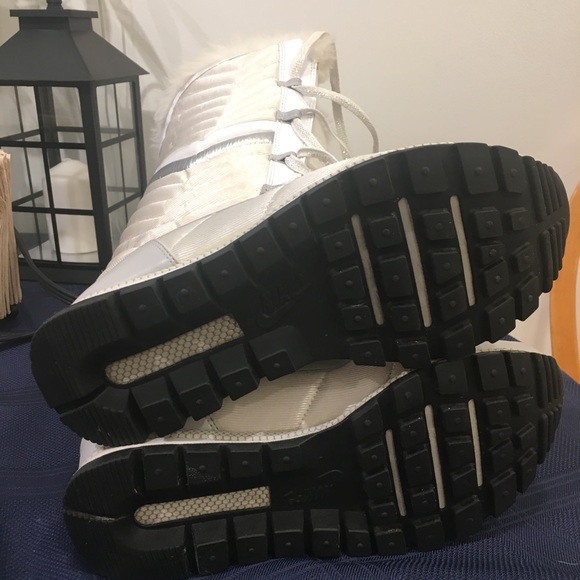 NIKE Women’s Apres Ski Winter Sneaker Boots - Picture 3 of 5